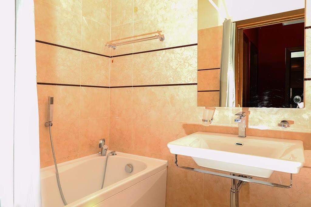 Re Enzo Apartment Bologna Exteriör bild
